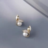 The fish tail is inlaid with zirconium and pearl stud earrings details Picture
